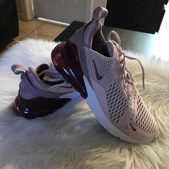 womens nike 270 size 9